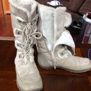 Kids 5 just below knee boots.